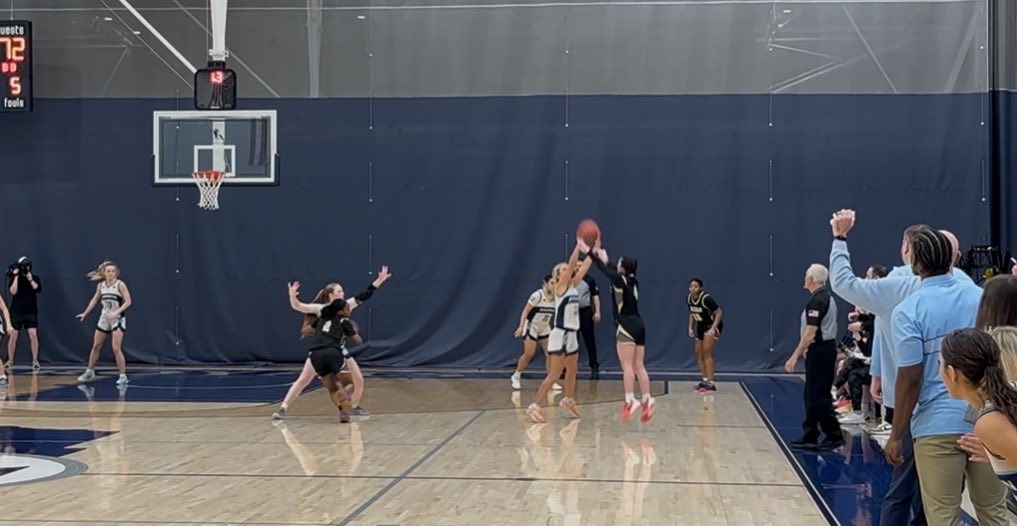 Featured image for “Lady Royals win thriller behind Tollett’s stellar fourth quarter”